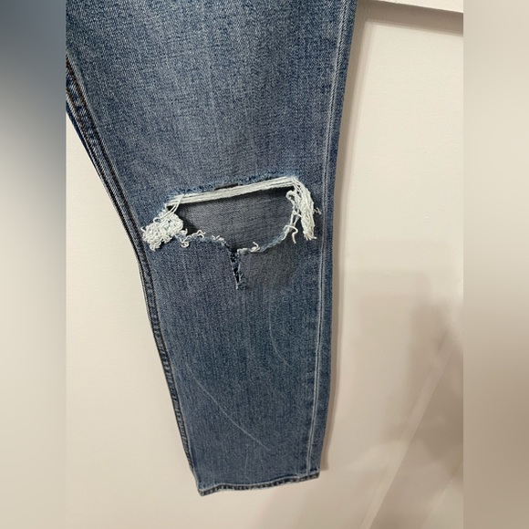 Abercrombie & Fitch Ultra High-Waist Open Cut Medium Wash Denim Jeans Size 26S - Picture 7 of 10